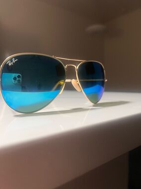 Ray-Ban Aviator Sunglasses Gold Frame Blue Gradient Lenses